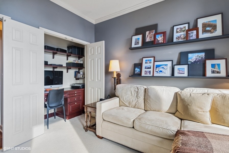 1335 South Prairie Avenue, Unit 605 Chicago, IL 60605 - Photo 14 of 20 a living room with furniture and a couch