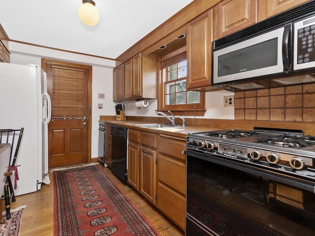 144 Main Street Waltham, MA 02453 - Photo 10 of 42