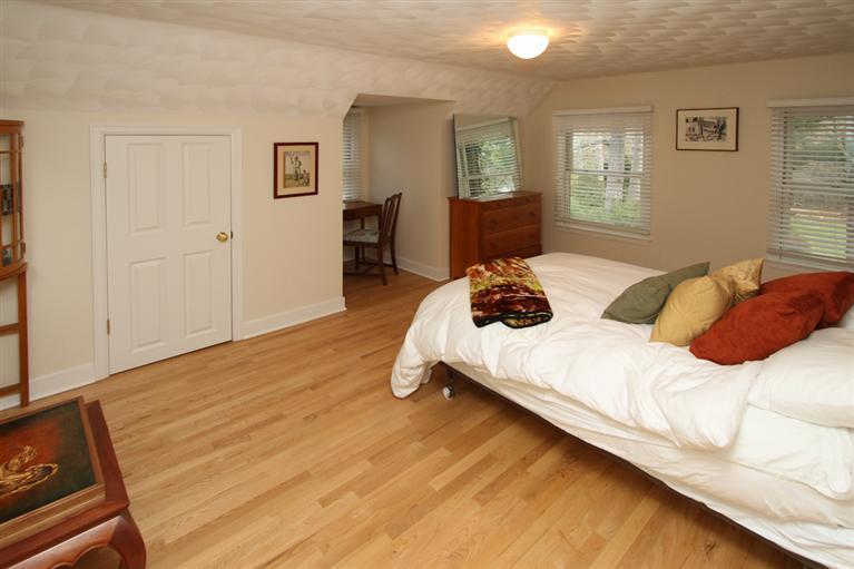 1621 Dover Road Kalamazoo, MI 49008 - Photo 10 of 18 Additional Photo