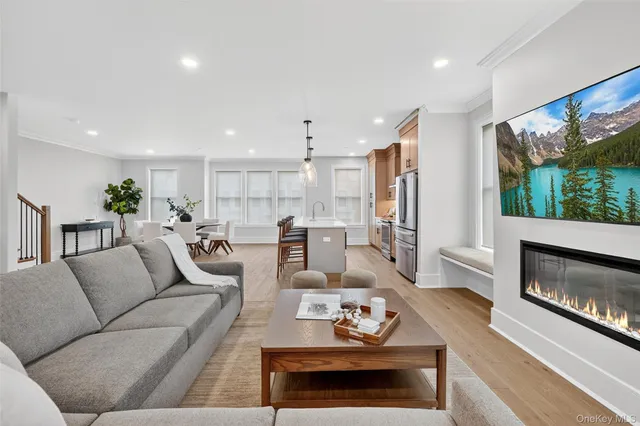 $979,000 | 1817 Soundview Court, Yorktown Heights, NY 10598