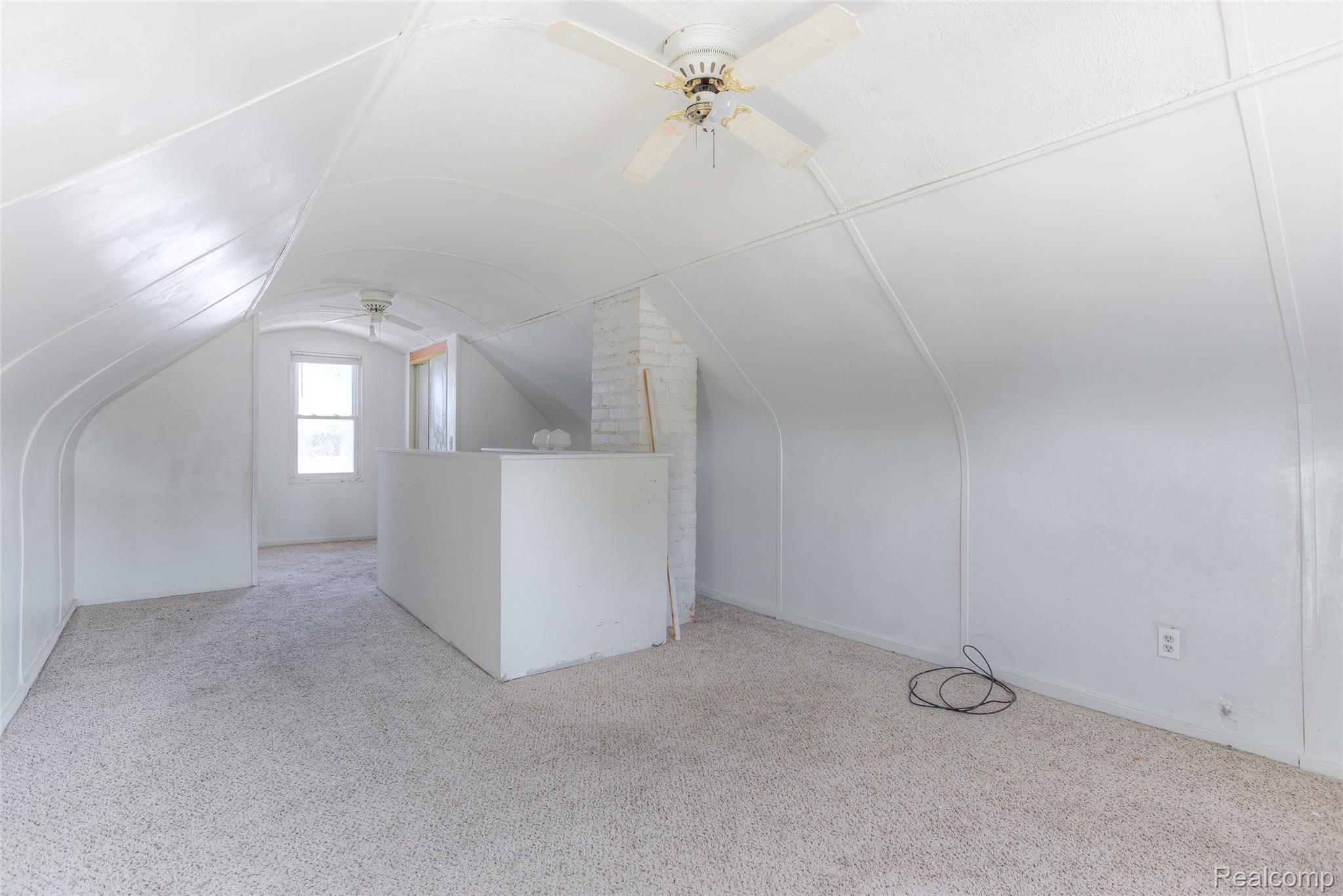 20086 Inkster Road Redford, MI 48240 - Photo 14 of 29 20086 inkster interiors (17).jpg