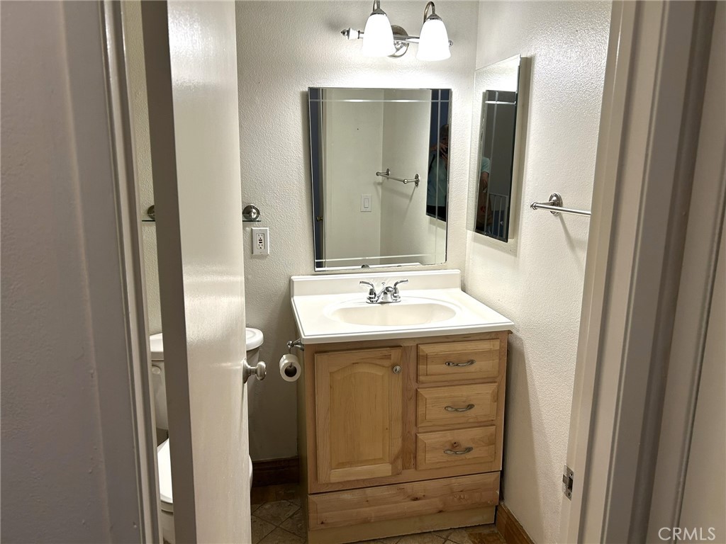 2053 North Avenida Refugio, Unit 2 Simi Valley, CA 93063 - Photo 13 of 26 Bathroom