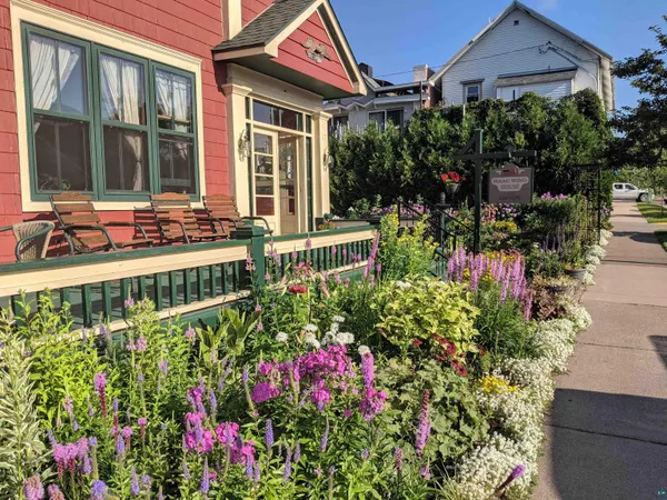 $1,395,000 | 17 South 1st Street, Bayfield, WI 54814