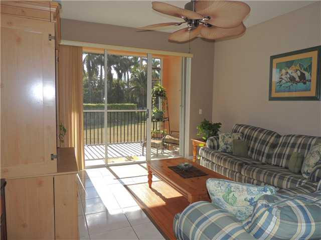 75 Gulfstream Road, Unit 104B Dania Beach, FL 33004 - Photo 5 of 25 Living Room