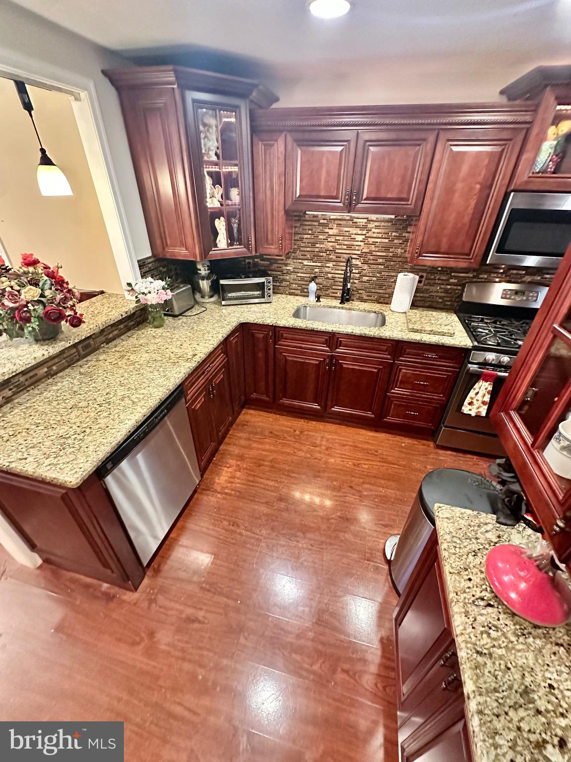 293 Friendship Road Drexel Hill, PA 19026 - Photo 4 of 23
