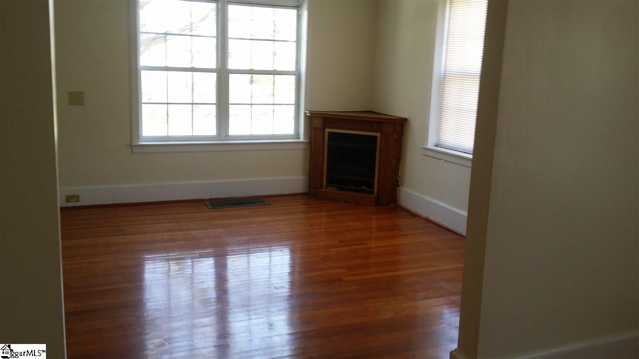 1026 East Perry Road Greenville, SC 29609 - Photo 4 of 13 Gallery Image 4