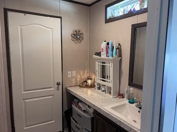 $144,500 | 344 Seba Street, Hurst, IL 62949