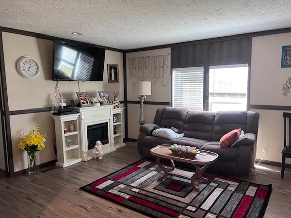 $144,500 | 344 Seba Street, Hurst, IL 62949