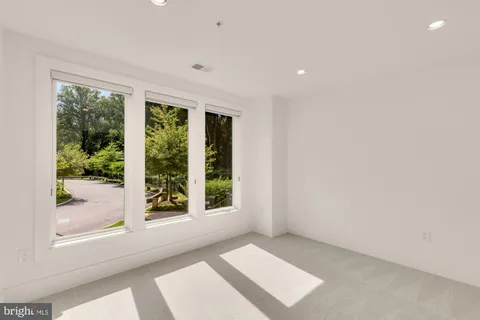$1,374,900 | 142 Winsome Circle, Bethesda, MD 20814