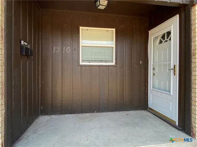 a view of an entryway