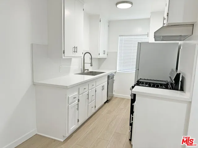 $2,095 | 11915 Jefferson Boulevard, Unit 6, Culver City, CA 90230