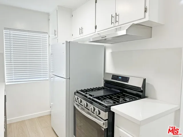 $2,095 | 11915 Jefferson Boulevard, Unit 6, Culver City, CA 90230