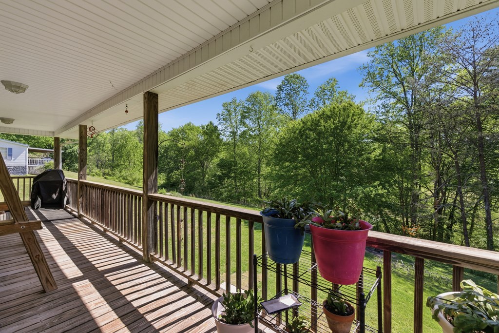 68 West Vineyard Road Hayesville, NC 28904 - Photo 46 of 46 a balcony view with a seating space