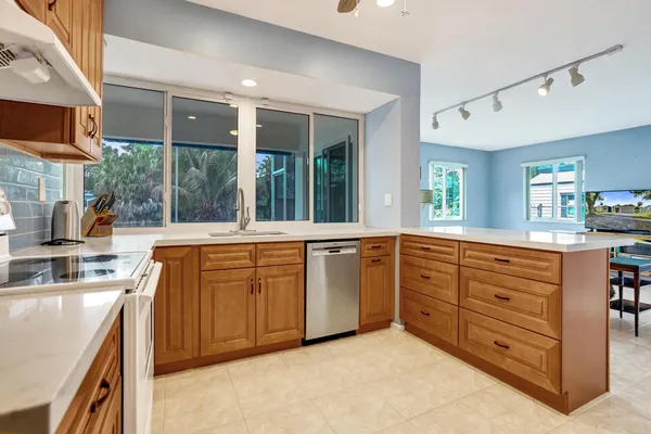 $650,000 | 5211 Southwest 91st Terrace, Cooper City, FL 33328