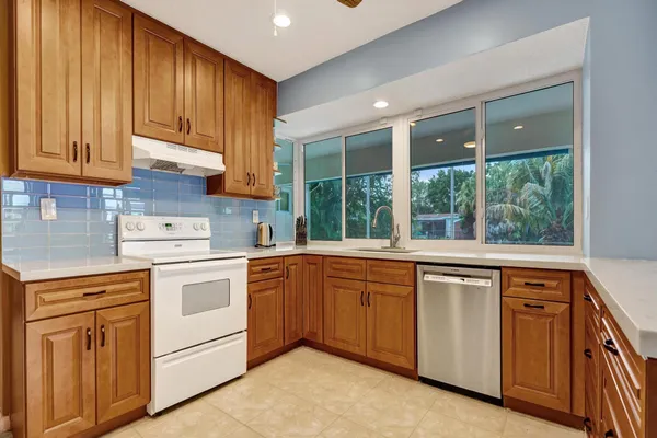 $650,000 | 5211 Southwest 91st Terrace, Cooper City, FL 33328