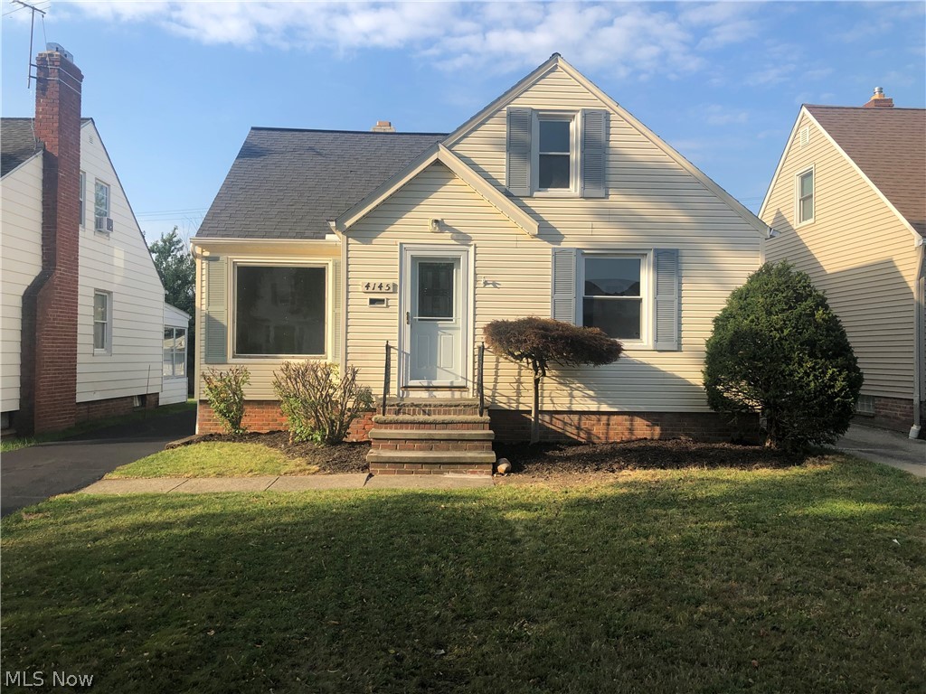 4145 Stilmore Road Cleveland, OH 44121 - Photo 1 of 17