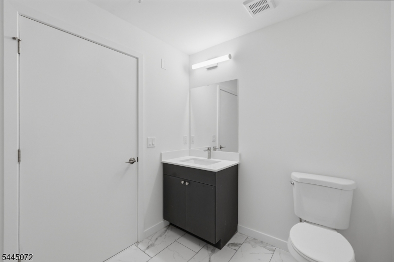 566 Springfield Avenue, Unit 202 Newark, NJ 07103 - Photo 8 of 11