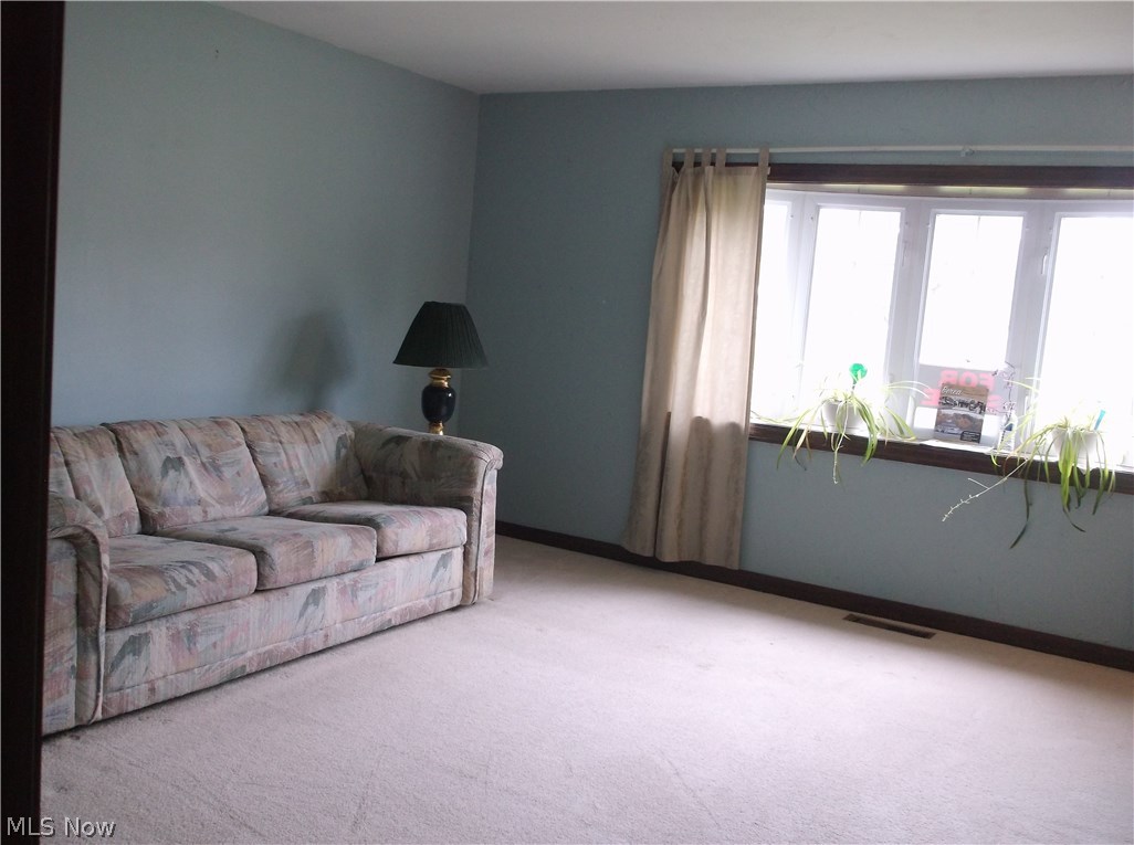 276 Nobottom Road Berea, OH 44017 - Photo 5 of 15 Gallery Image 5