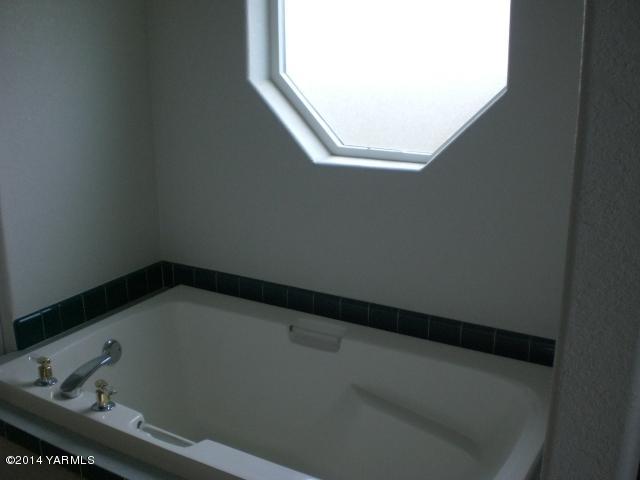 382 Hideaway Road Yakima, WA 98908 - Photo 20 of 41