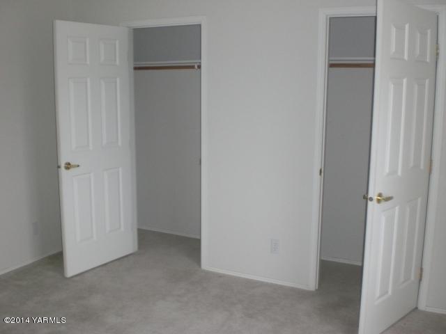 382 Hideaway Road Yakima, WA 98908 - Photo 33 of 41 a view of an empty room