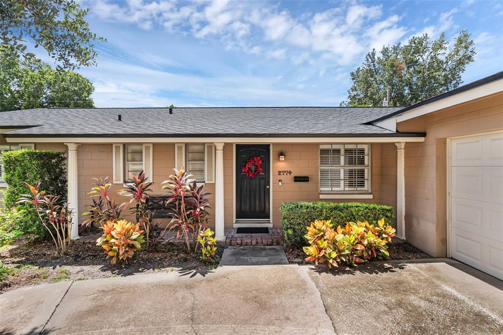 2774 Banchory Road Winter Park, FL 32792 - Photo 4 of 30 a front view of a house