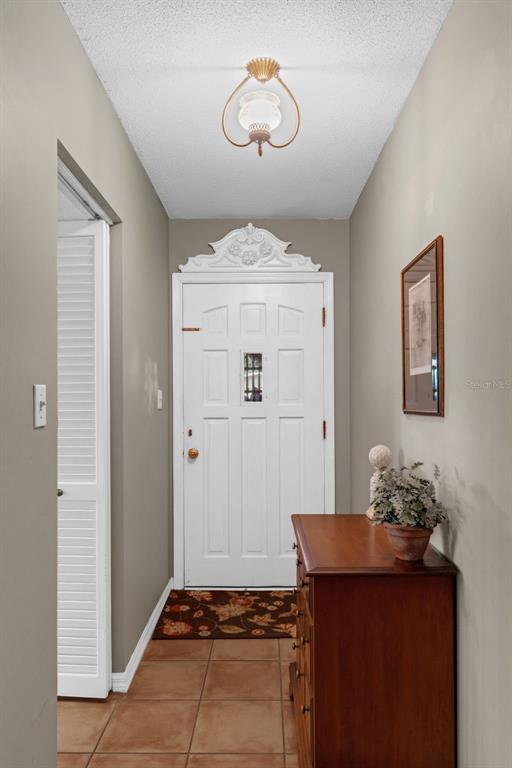 2774 Banchory Road Winter Park, FL 32792 - Photo 5 of 30 a view of a hallway with workspace