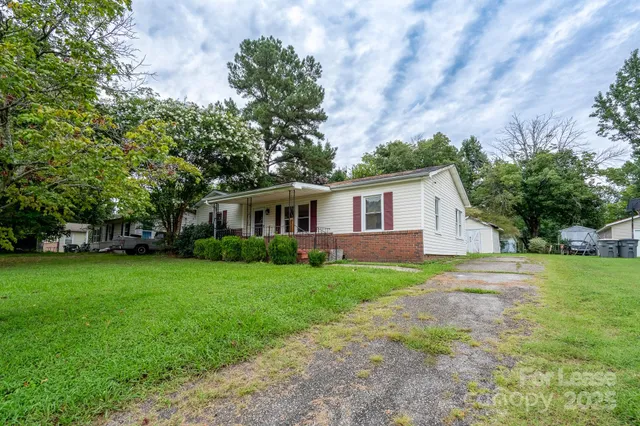 $1,600 | 113 Crestview Drive, Concord, NC 28027