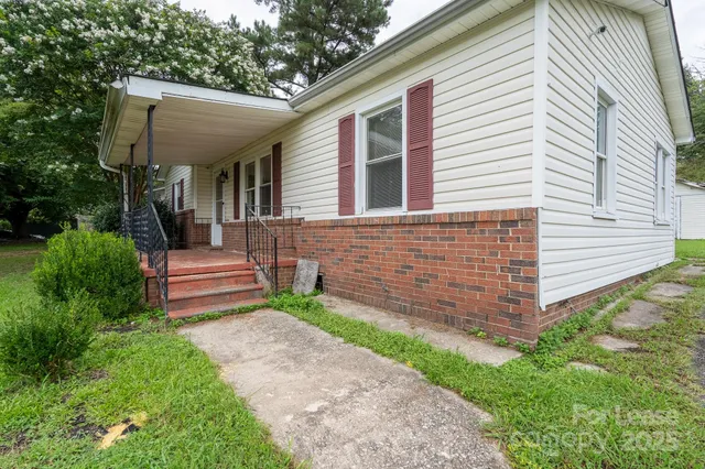 $1,600 | 113 Crestview Drive, Concord, NC 28027