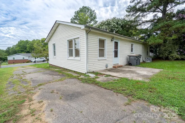 $1,600 | 113 Crestview Drive, Concord, NC 28027