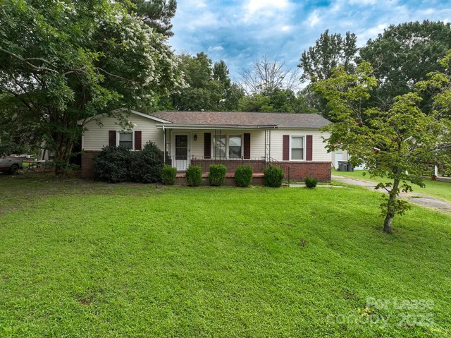 $1,600 | 113 Crestview Drive, Concord, NC 28027