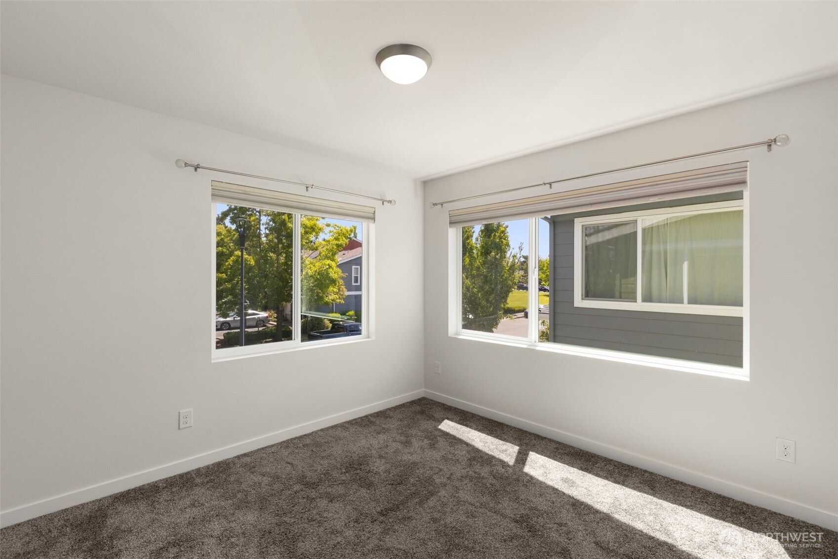9729 10th Place Southwest Seattle, WA 98106 - Photo 17 of 29
