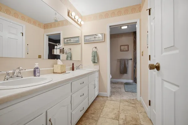 $375,000 | 24 Bay Pointe Drive, Bloomington, IL 61704