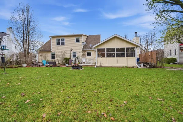 $375,000 | 24 Bay Pointe Drive, Bloomington, IL 61704