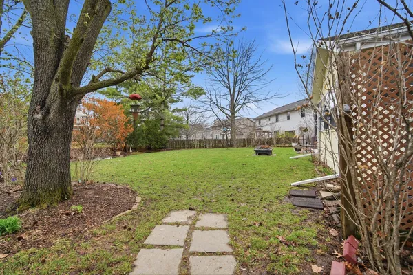 $375,000 | 24 Bay Pointe Drive, Bloomington, IL 61704