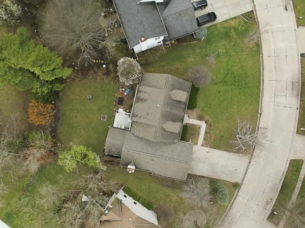 $375,000 | 24 Bay Pointe Drive, Bloomington, IL 61704