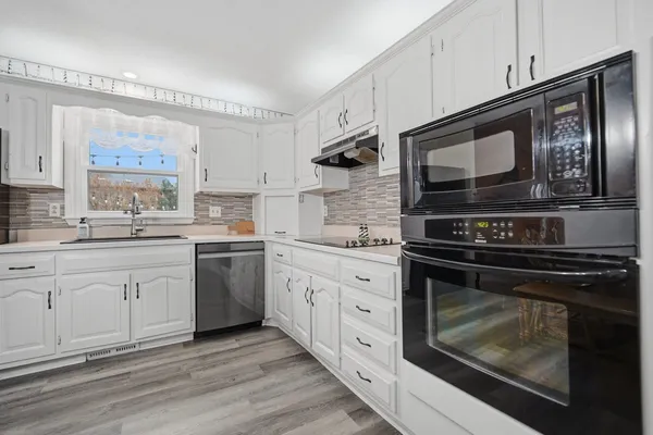 $375,000 | 24 Bay Pointe Drive, Bloomington, IL 61704