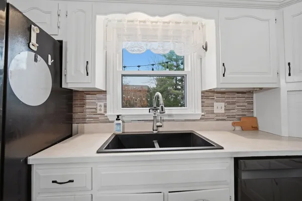 $375,000 | 24 Bay Pointe Drive, Bloomington, IL 61704