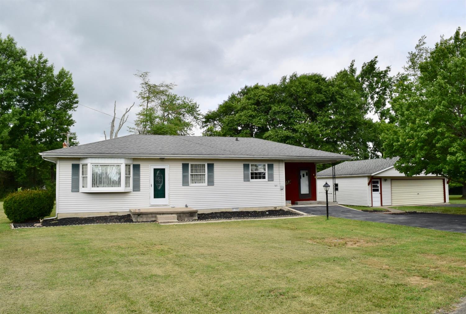 585 South Tanglewood Road Versailles, IN 47042 - Photo 1 of 27 Gallery Image 1