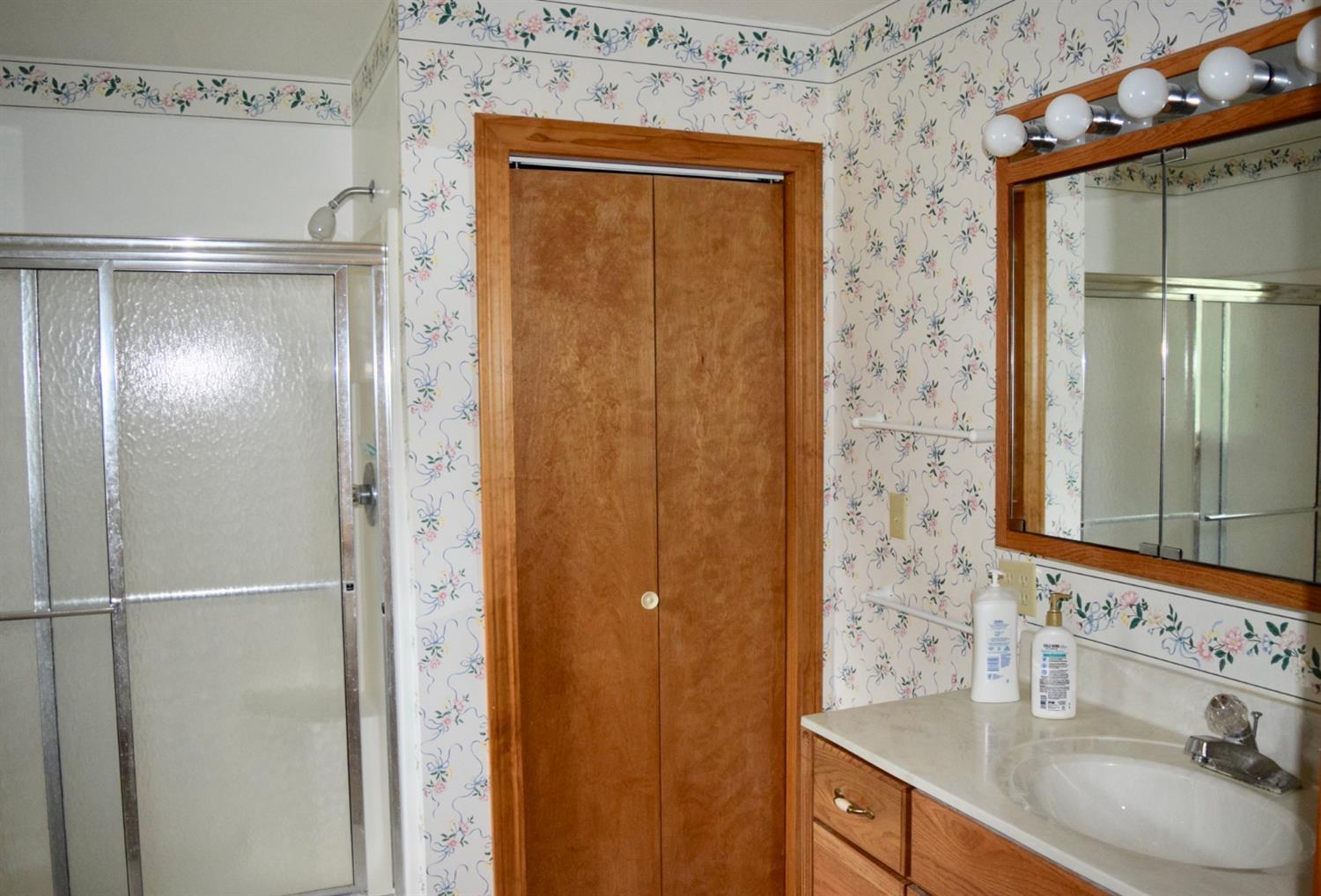 585 South Tanglewood Road Versailles, IN 47042 - Photo 13 of 27 Gallery Image 13