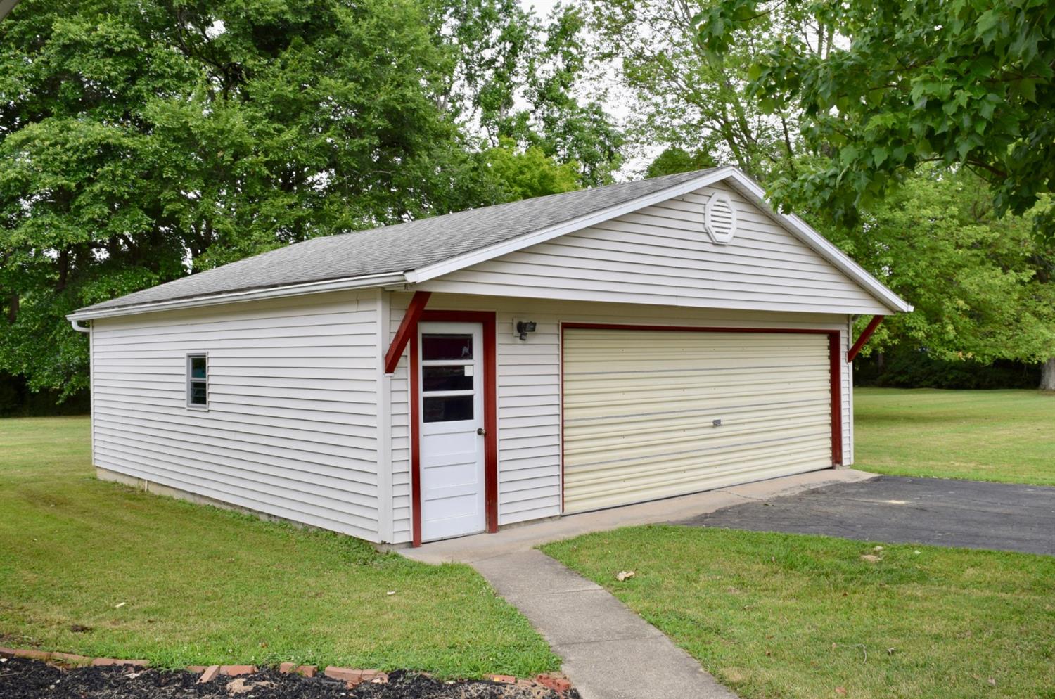 585 South Tanglewood Road Versailles, IN 47042 - Photo 24 of 27 Gallery Image 24