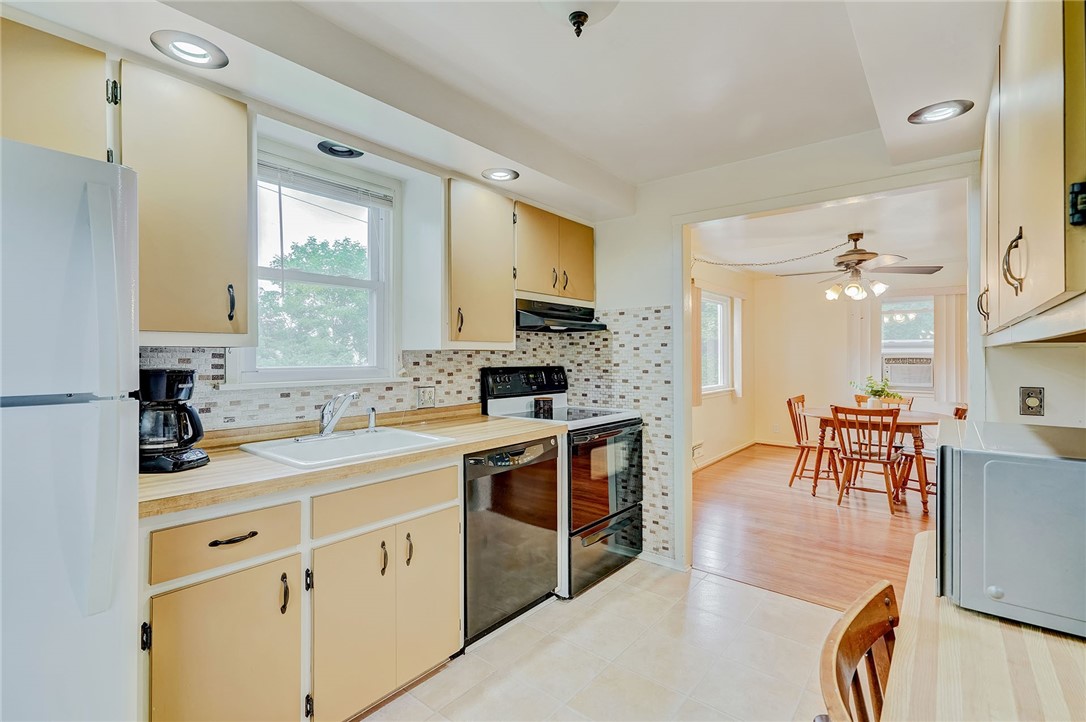 315 Mosley Road Greece, NY 14616 - Photo 8 of 30