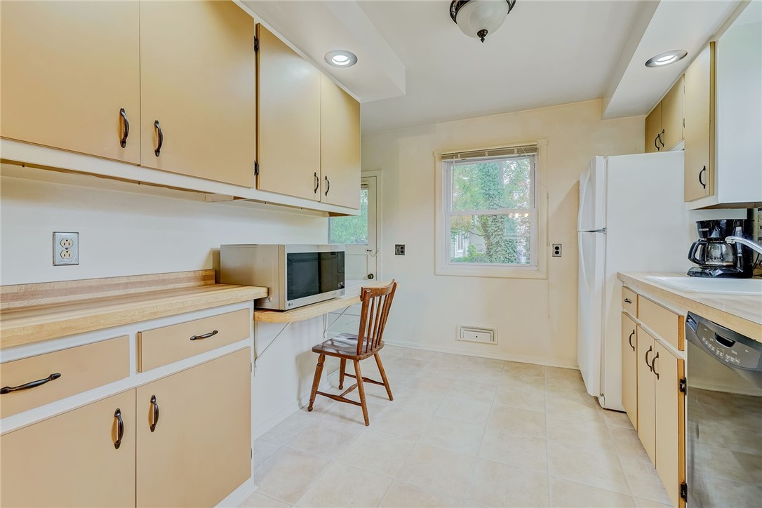 315 Mosley Road Greece, NY 14616 - Photo 9 of 30