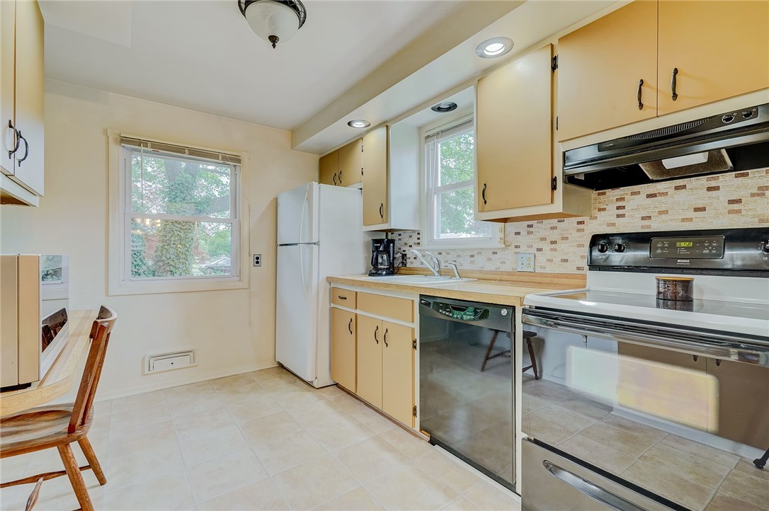 315 Mosley Road Greece, NY 14616 - Photo 10 of 30