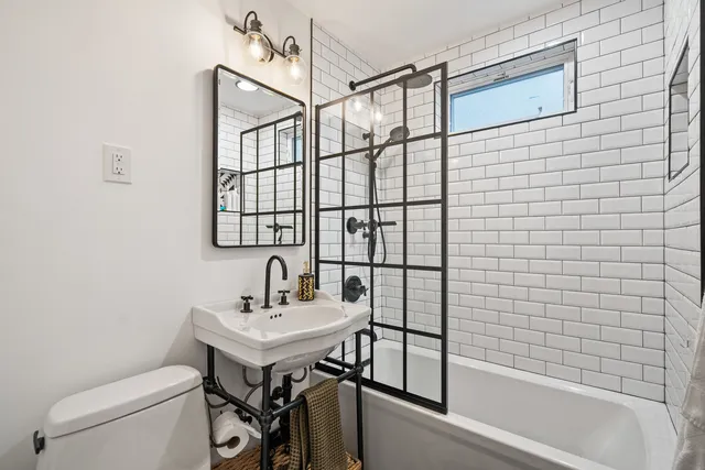 $679,000 | 6226 North Niagara Avenue, Chicago, IL 60631