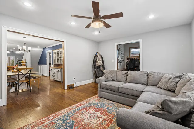 $679,000 | 6226 North Niagara Avenue, Chicago, IL 60631