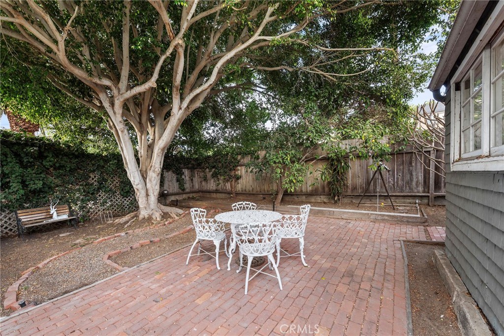 290 Diamond Street Laguna Beach, CA 92651 - Photo 19 of 30 a outdoor view with a seating space