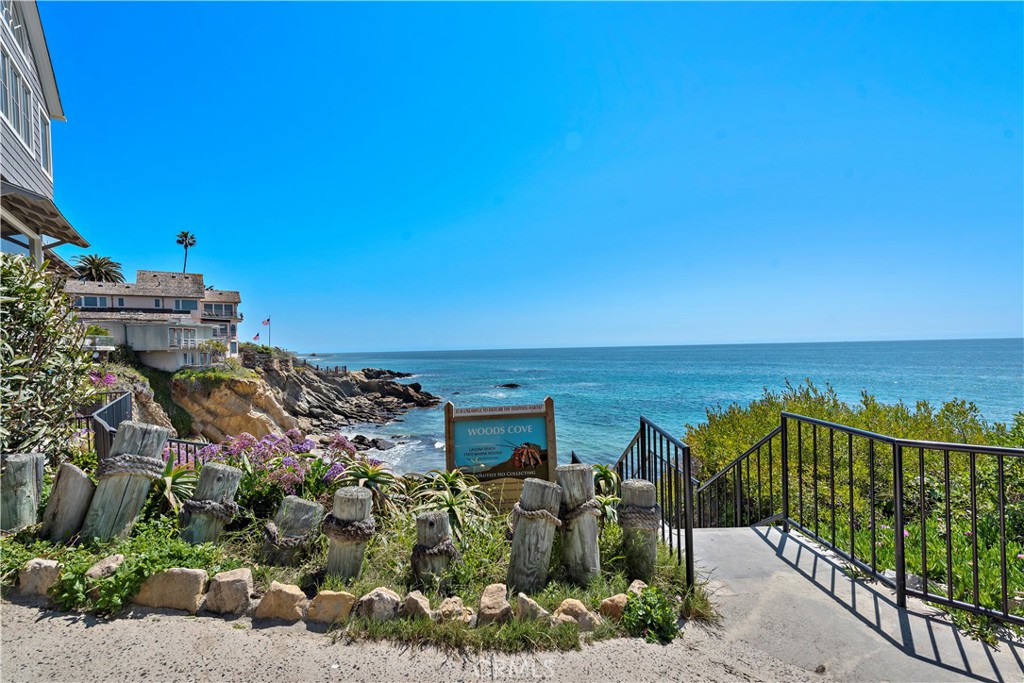 290 Diamond Street Laguna Beach, CA 92651 - Photo 28 of 30 a view of a city
