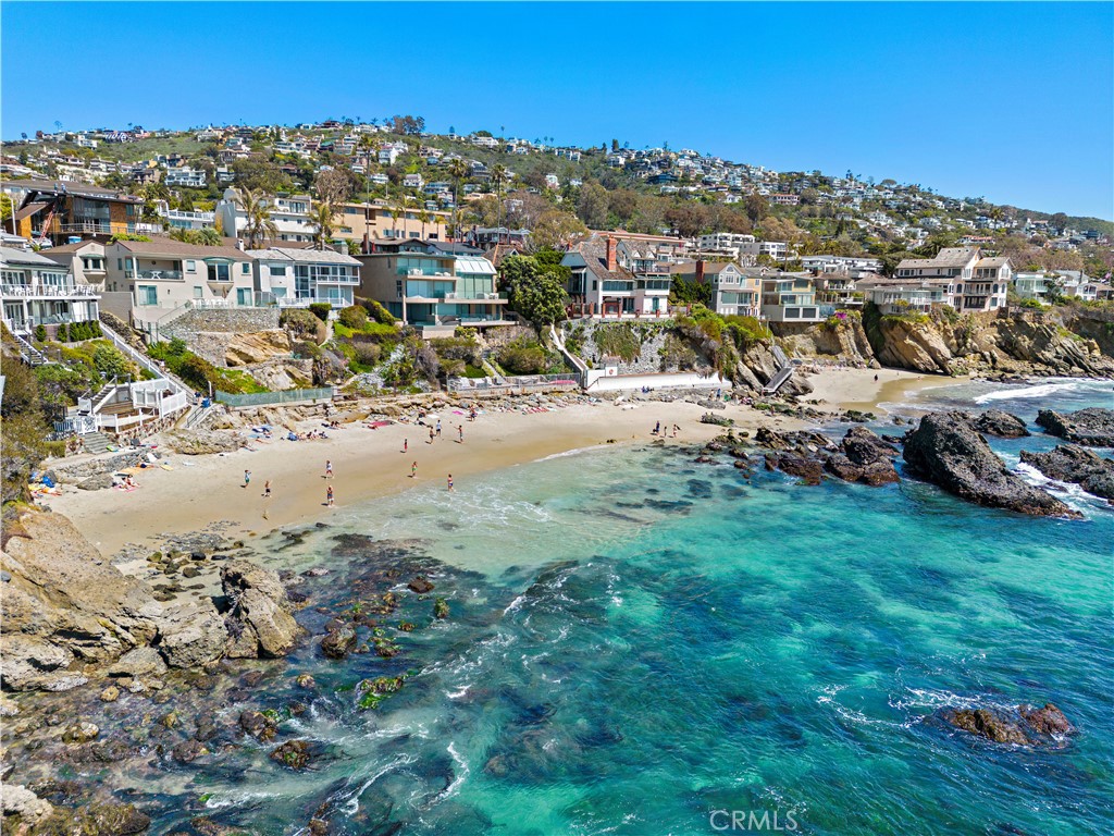 290 Diamond Street Laguna Beach, CA 92651 - Photo 29 of 30 a view of a city