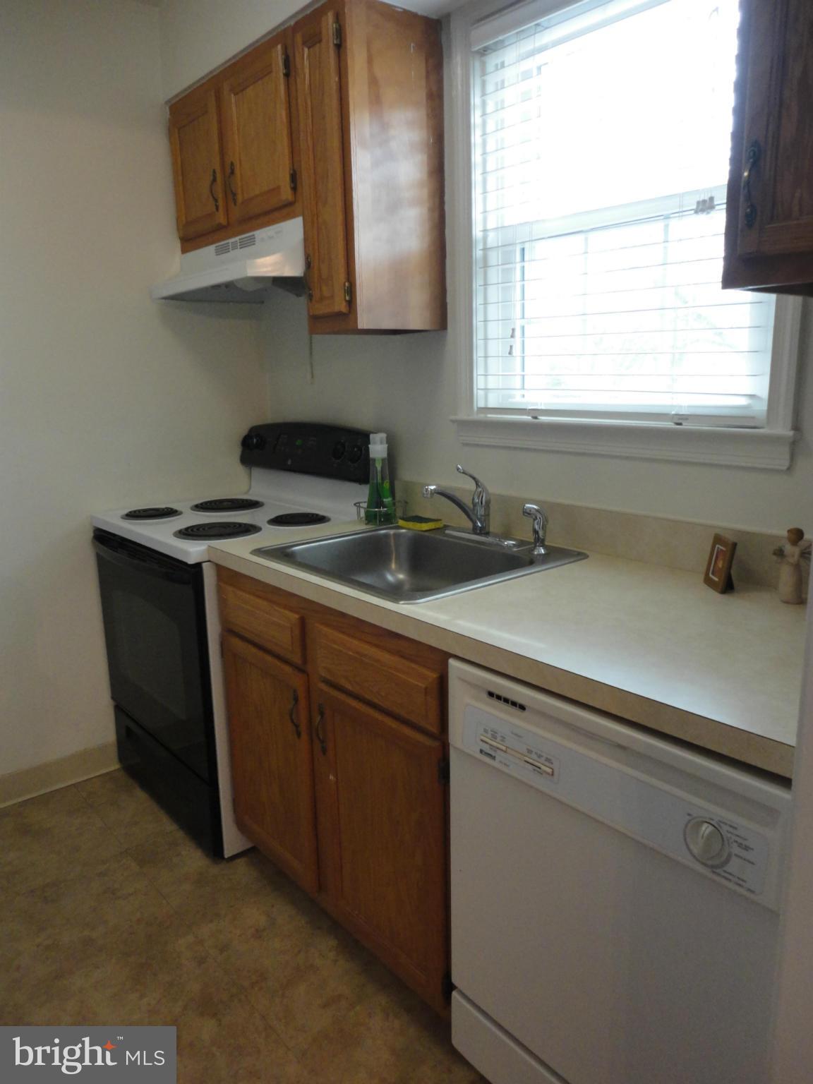 519 Piccadilly Road Baltimore, MD 21204 - Photo 11 of 28 Kitchen