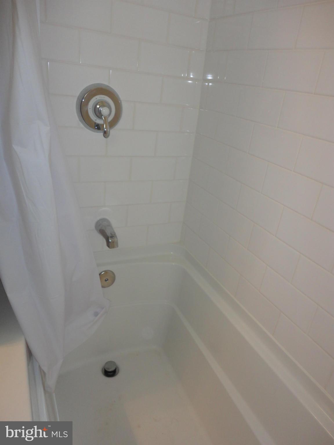 519 Piccadilly Road Baltimore, MD 21204 - Photo 15 of 28 Bath